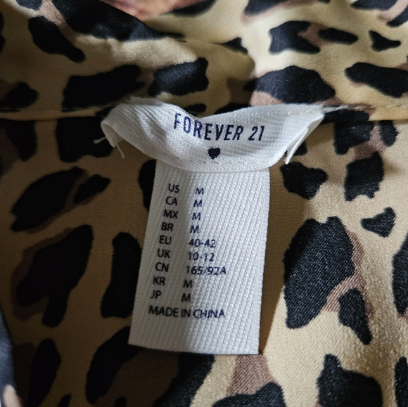 Leopard 🐆satin night robe - Picture 3 of 3